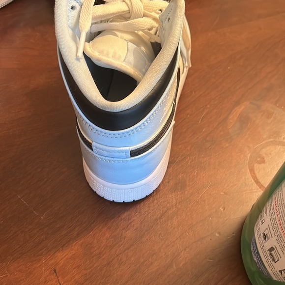 Good condition only one shoe has a crease other than that it’s alright! - Picture 6 of 12